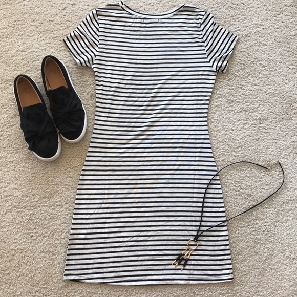 🏖1 MEDIUM🏖Striped Body Con Dress - Picture 4 of 5